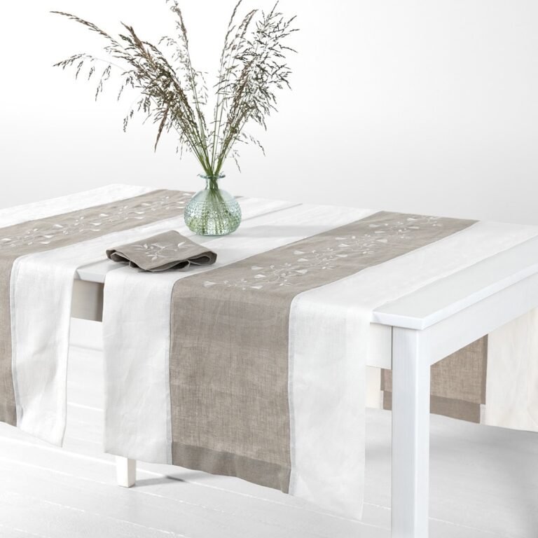 Off-white table runner with natural linen middle