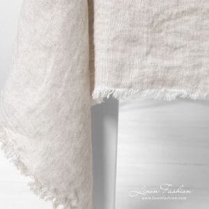 MANTIS linen tablecloth with fringes