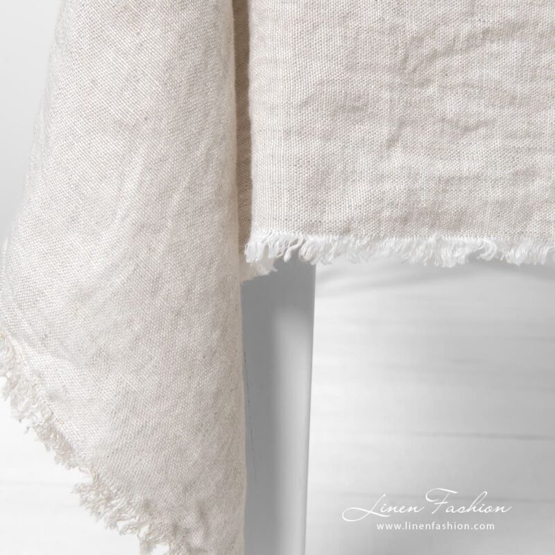 MANTIS linen tablecloth with fringes