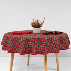 Round/oval checked red and green tablecloth
