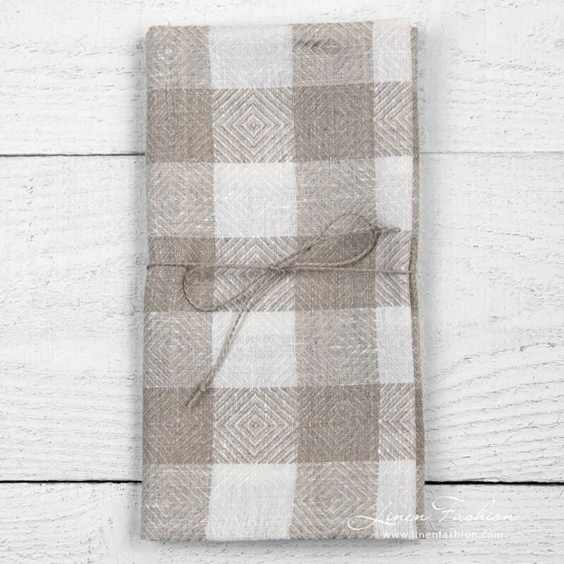 Linen kitchen towel with rhombuses and checks