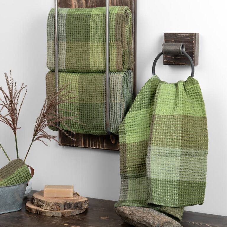 linen bath towels green.