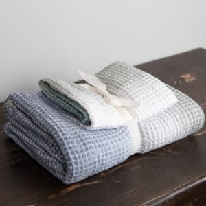 Blue green cotton-hemp bath towel set tied with wide ribbon