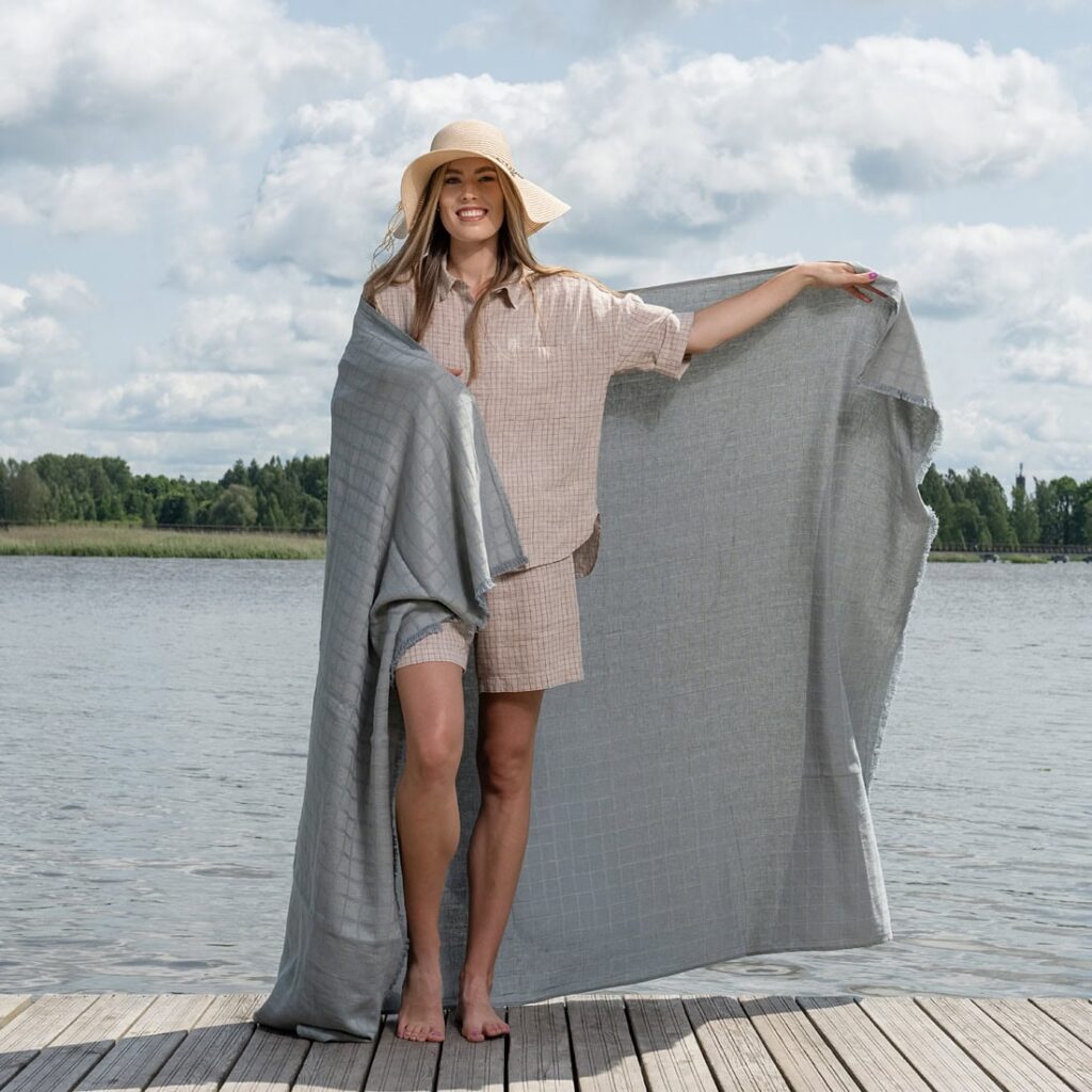 Linen beach towel in blue-grey checks