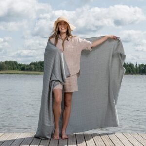 Linen beach towel in blue-grey checks