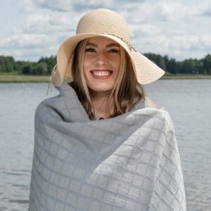 Linen beach towel in blue-grey checks, jacquard weave