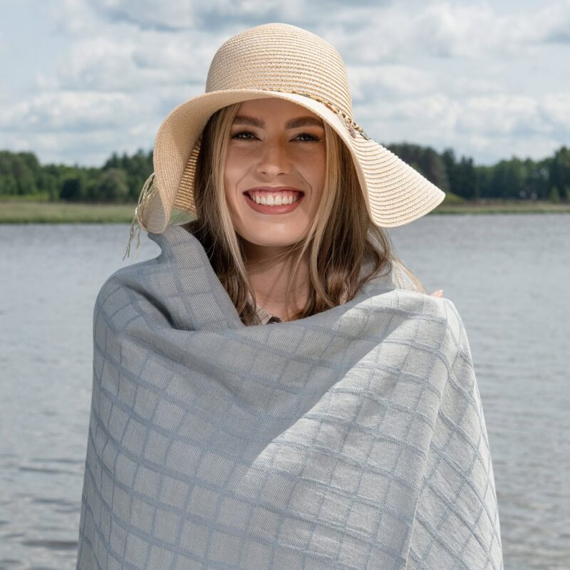 Linen beach towel in blue-grey checks, jacquard weave