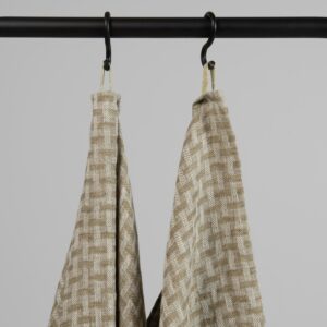 Green linen patterned bath towel, with hanging loops