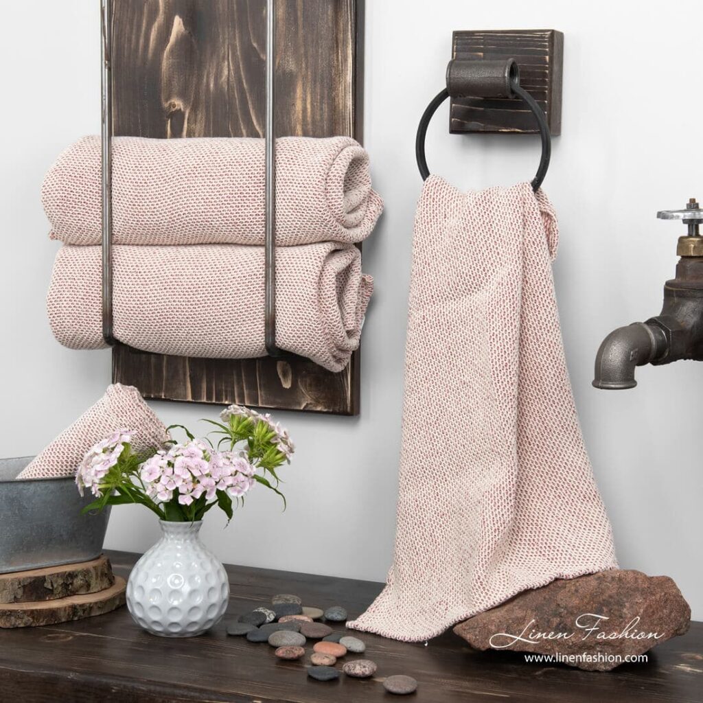 Linen blend towel white red patterned