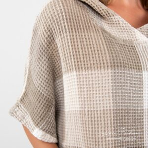 Linen poncho towel with short sleeves