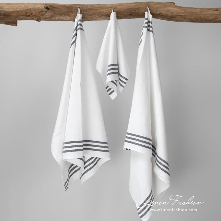 TRIO white towel
