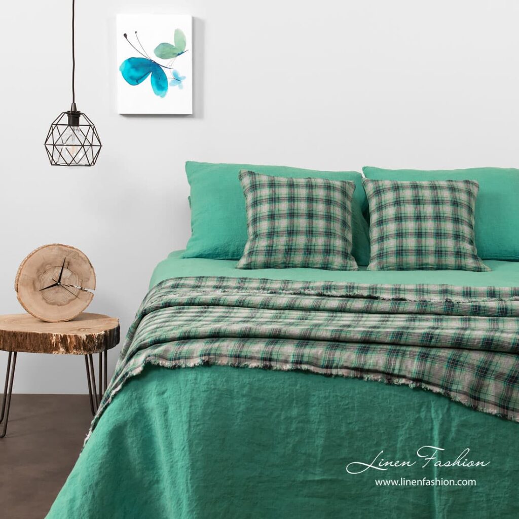 Verdi bed linen.