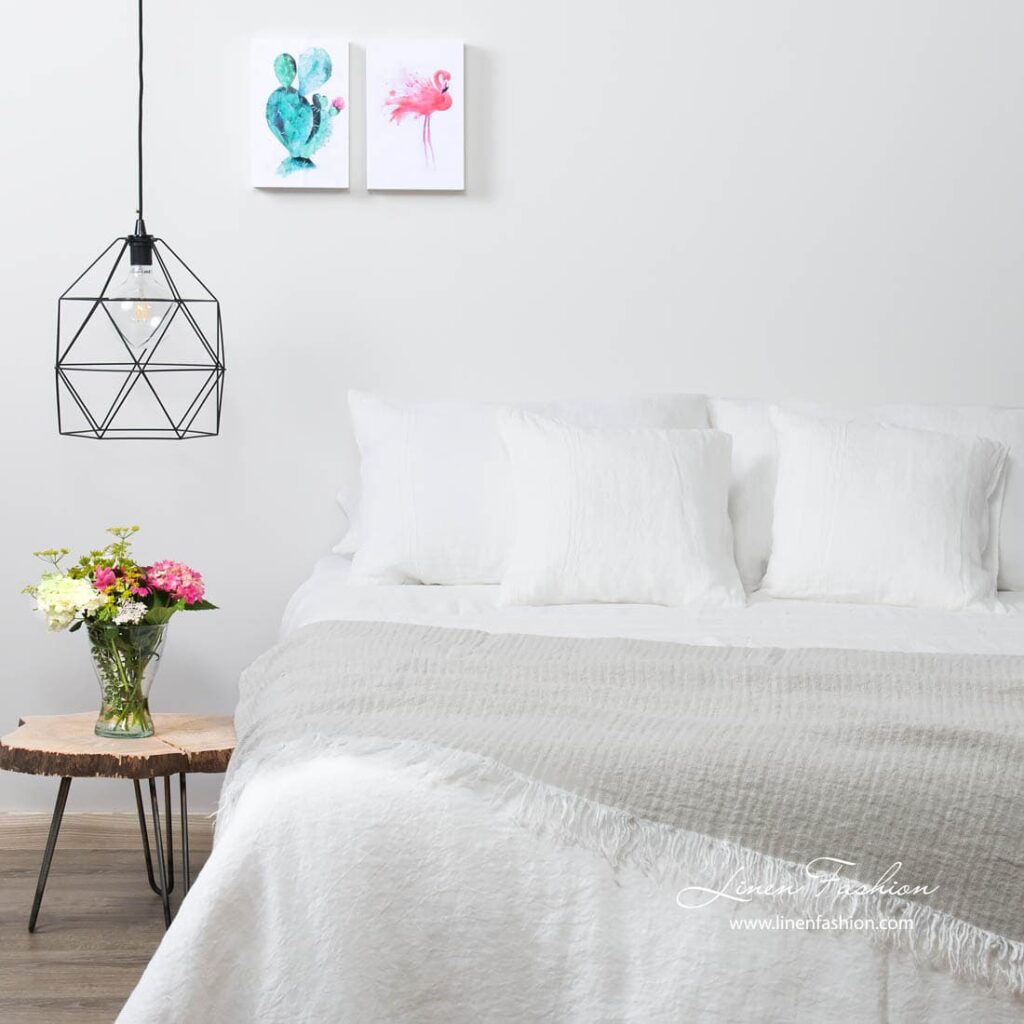 Flamingo bed linen.