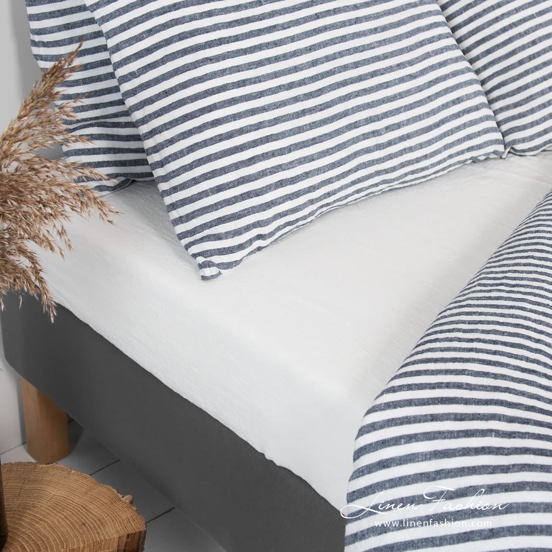 MALAGA bed linen with matching KOKOS bed sheets