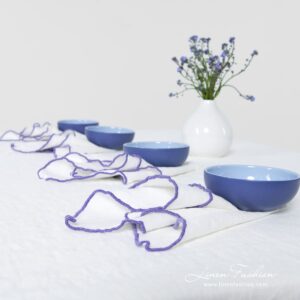 ARVO white linen tablecloth with matching napkins