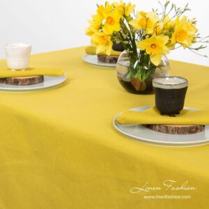 Tablecloth in yellow color, luna.