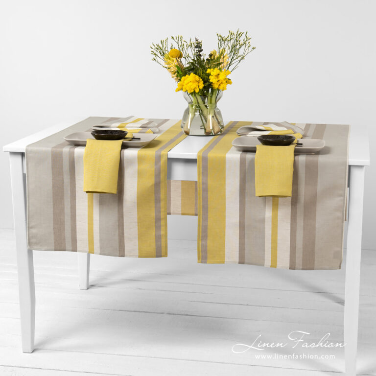 Linen cotton runner in stripes.
