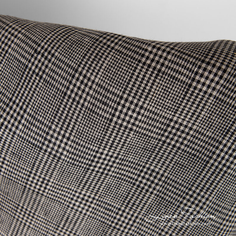Checked linen frabric with natural (undyed) and black yarns
