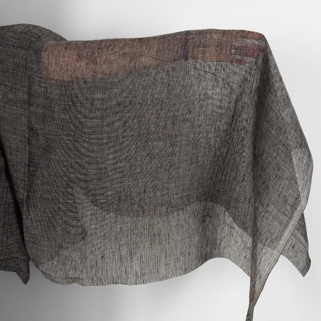 Przeźroczysta czarna i naturalna tkanina lniana 1 Black and natural transparent linen fabric