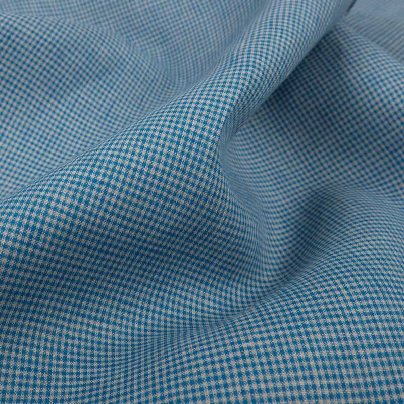 Tkanina lniana w drobną niebieską krateczkę