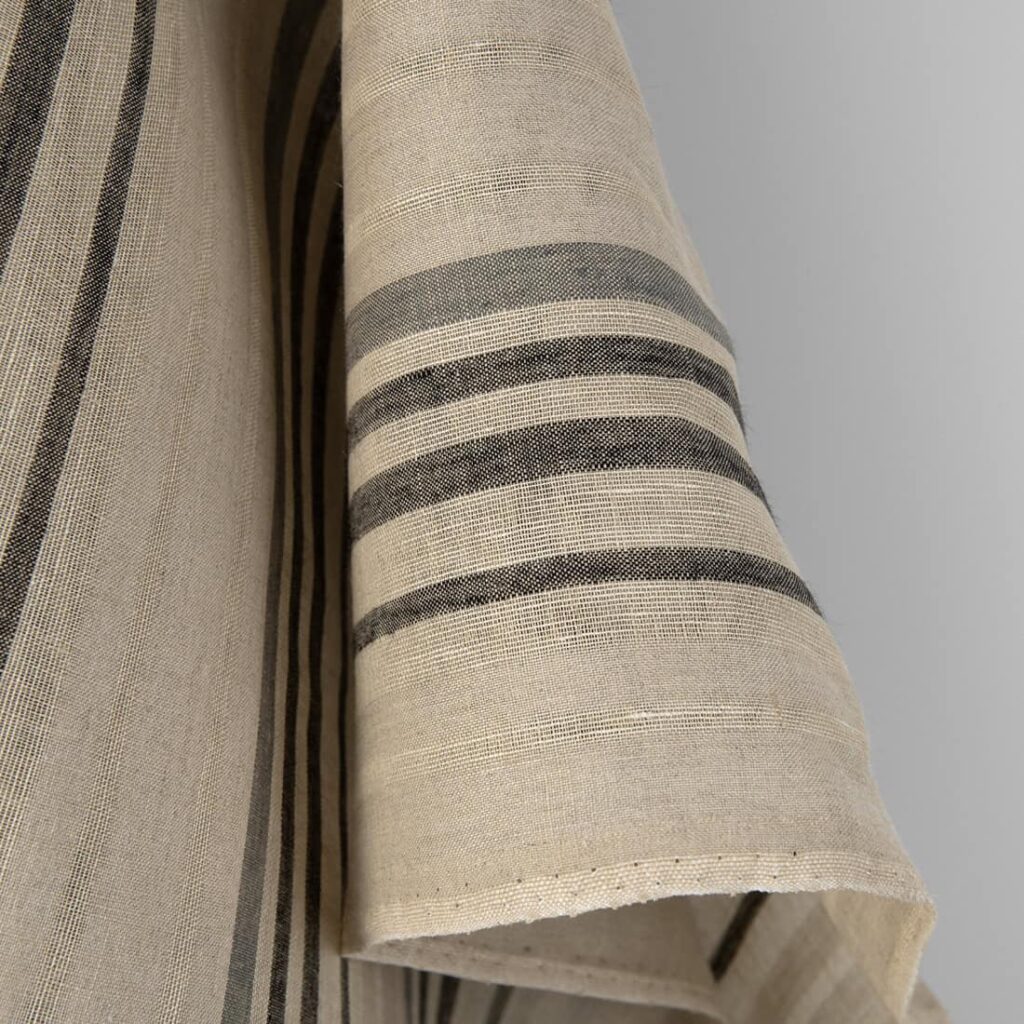 Beżowa w szare paski tkanina lniana 2 Linen fabric beige with grey stripes, 100% linen
