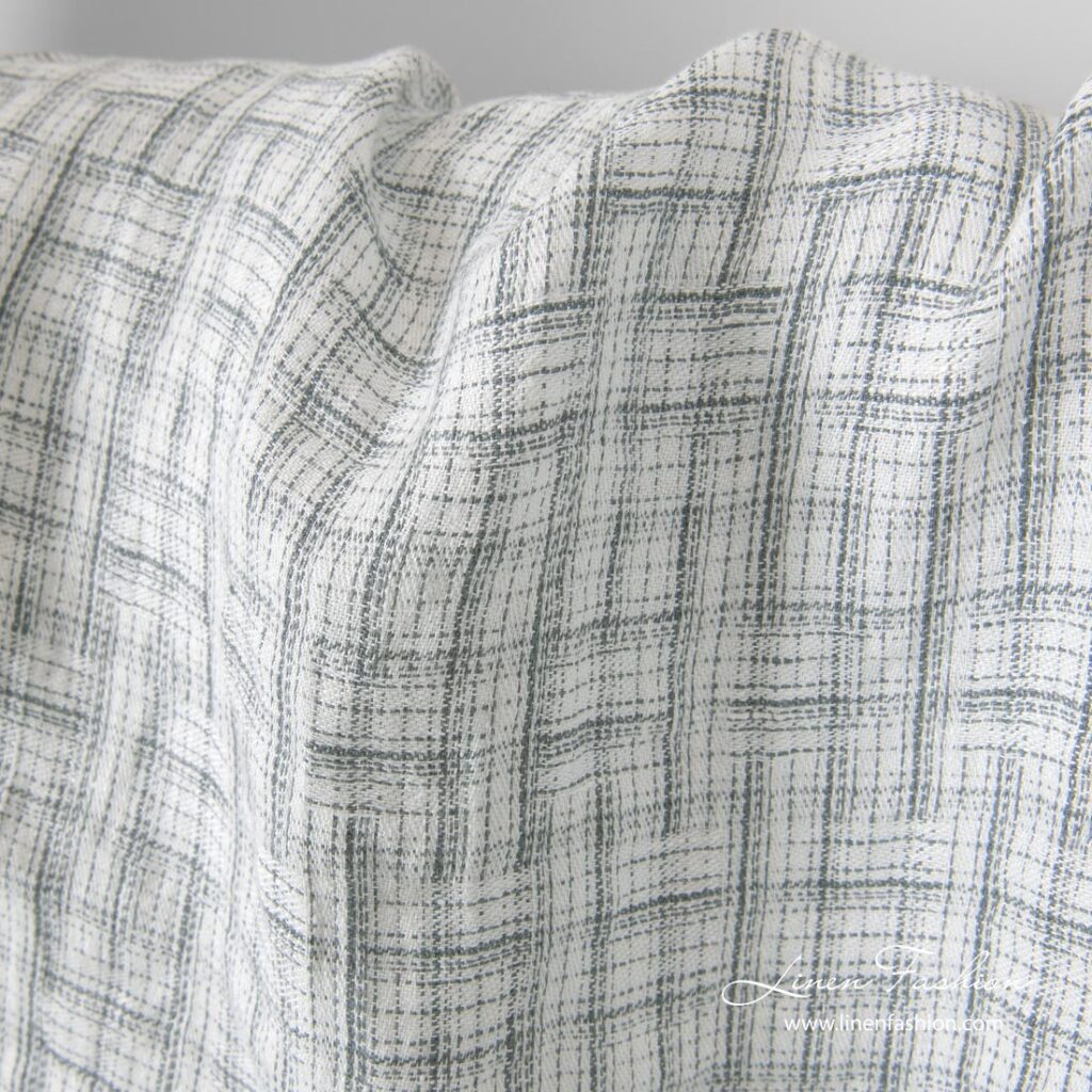 Dekatyzowany len w szary wzór 3 Washed white linen fabric with grey stripes
