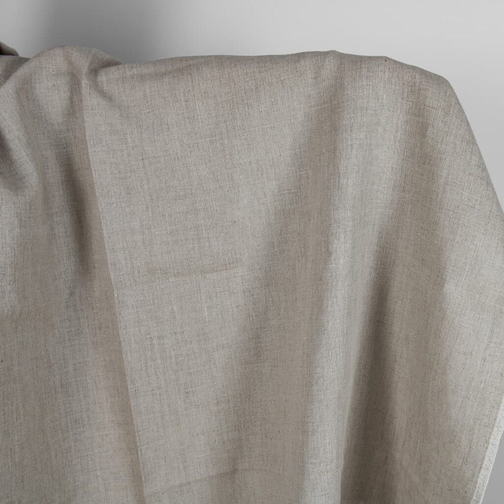 Niebarwiona naturalna tkanina lniana 1 Undyed natural linen fabric