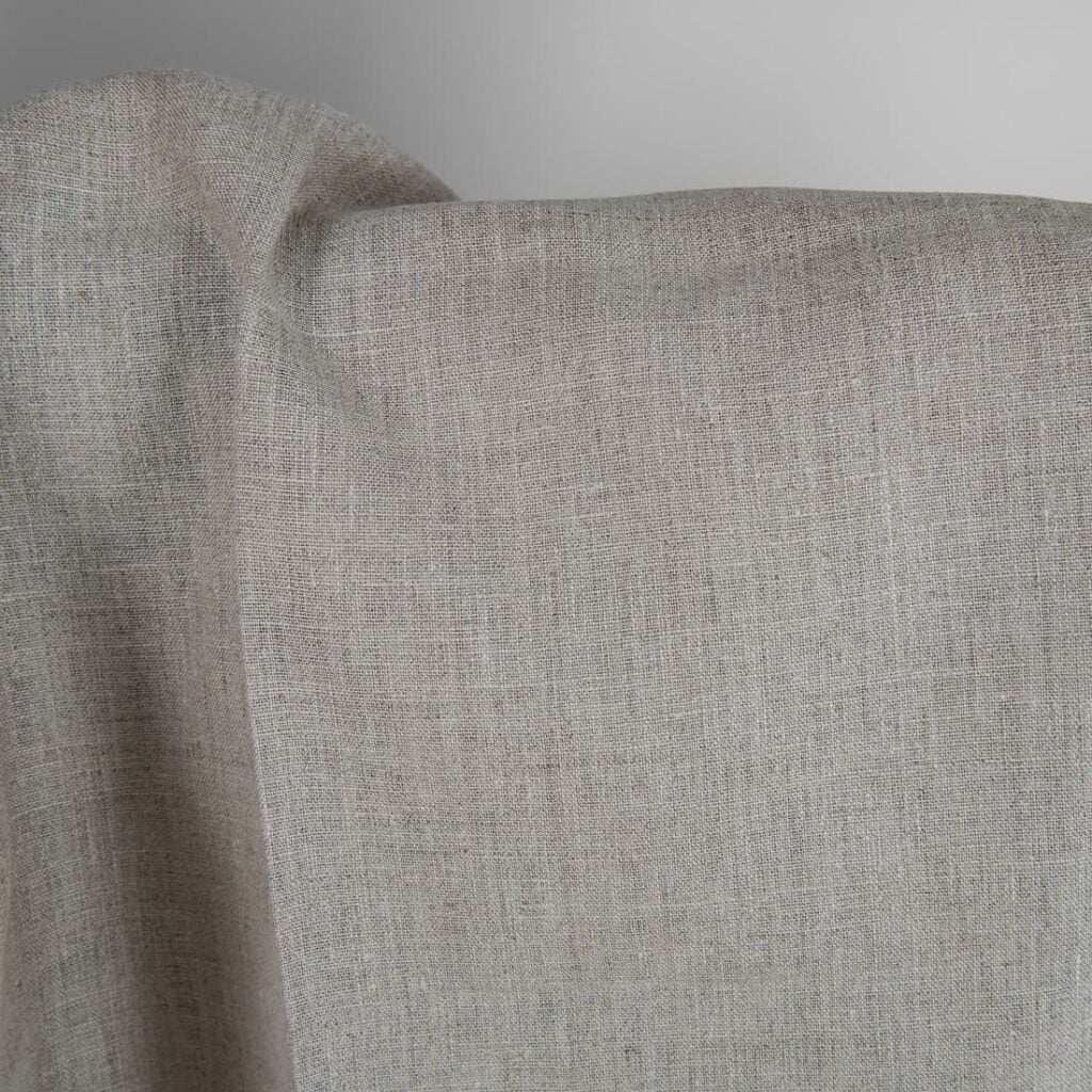 Niebarwiona naturalna tkanina lniana 3 Undyed natural linen fabric close up detail