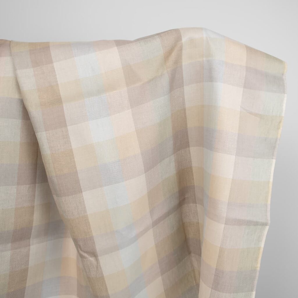 Tkanina lniana w kratkę beżowo-brązową 1 linen fabric checks beige