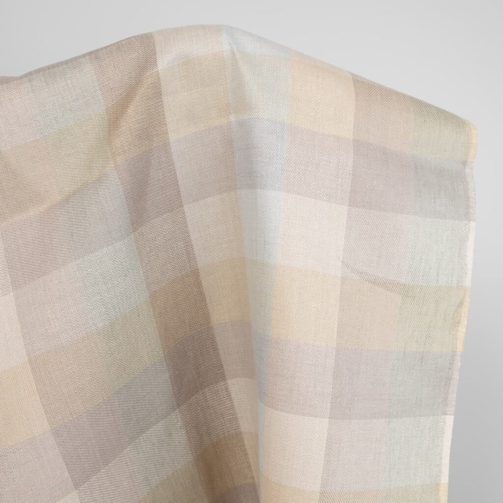 Tkanina lniana w kratkę beżowo-brązową 2 linen fabric checks beige sand