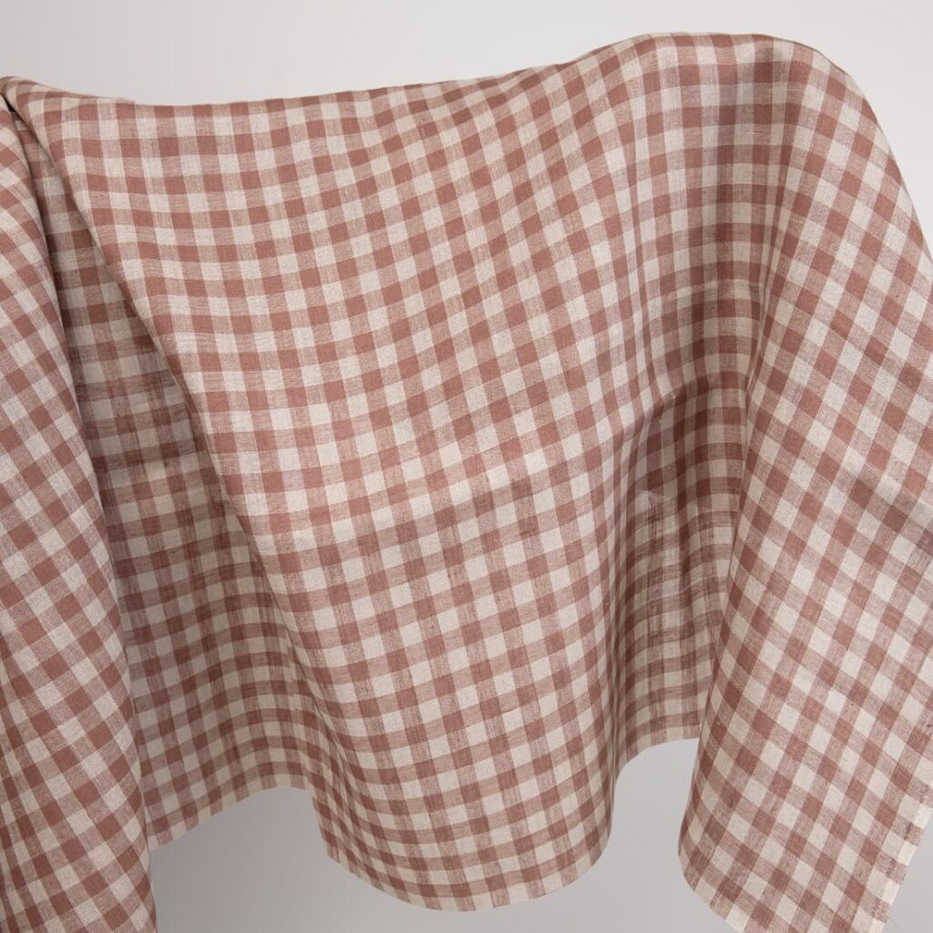 Tkanina lniana w brązową i niebarwioną krateczkę 1 Linen fabric in brown and natural linen colour checks