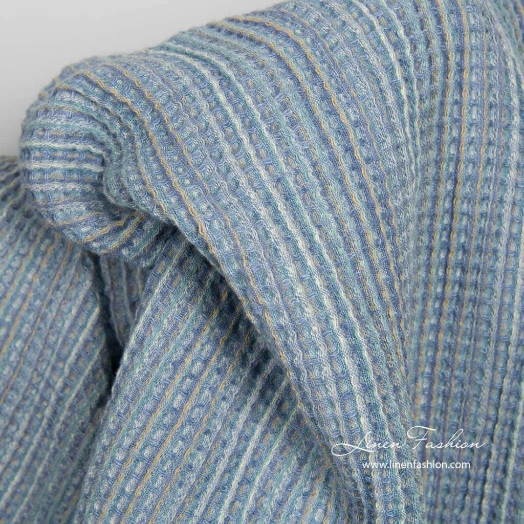 Lniano - bawełniana tkanina prana niebieska splot waflowy 2 Blue waffle linen fabric, washed