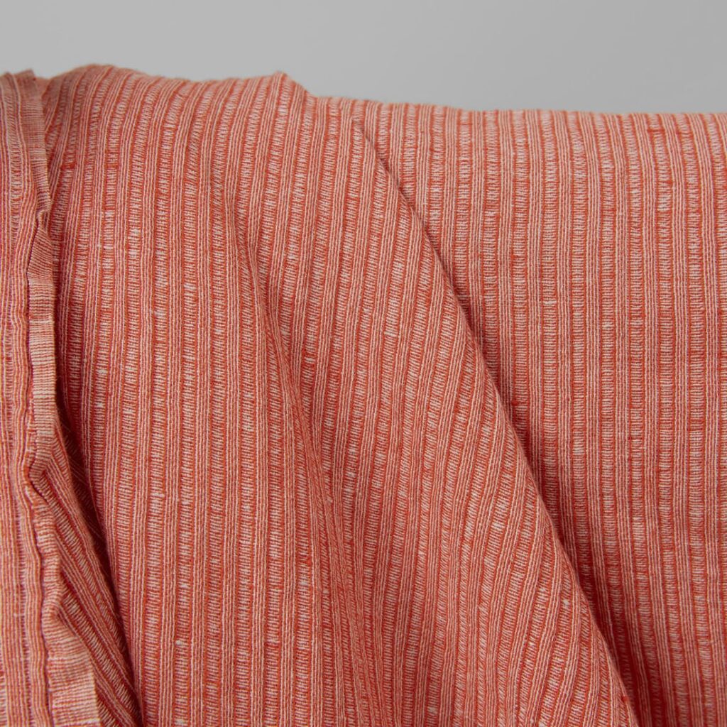 Prana tkanina w czerwone i białe paski len z bawełną 2 Washed linen cotton fabric in red-white stripes product photo