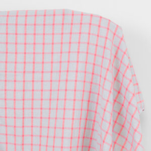 Tkanina lniano-bawełniana jasnoszara w jaskrawoczerwoną kratkę, prana