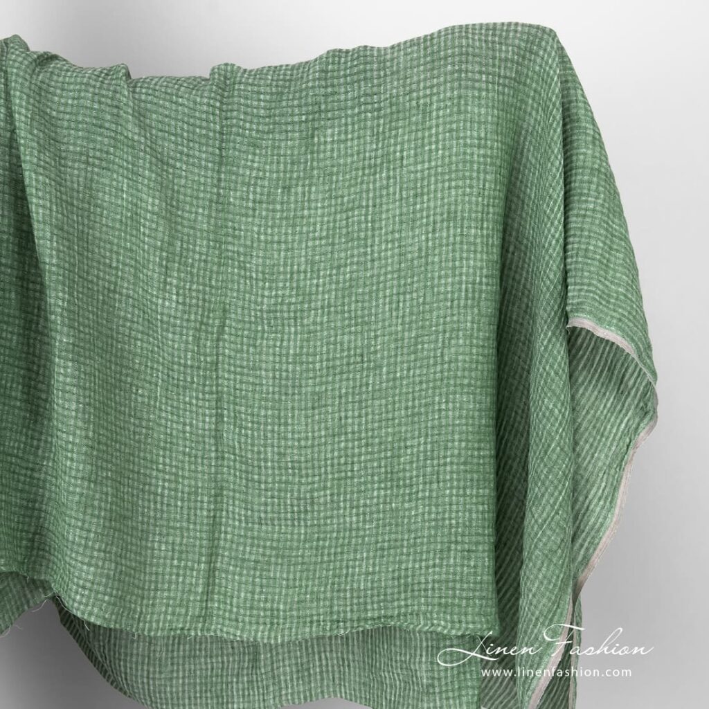 Zielony prany len w prześwitującą kratkę 1 Green openweave linen fabric