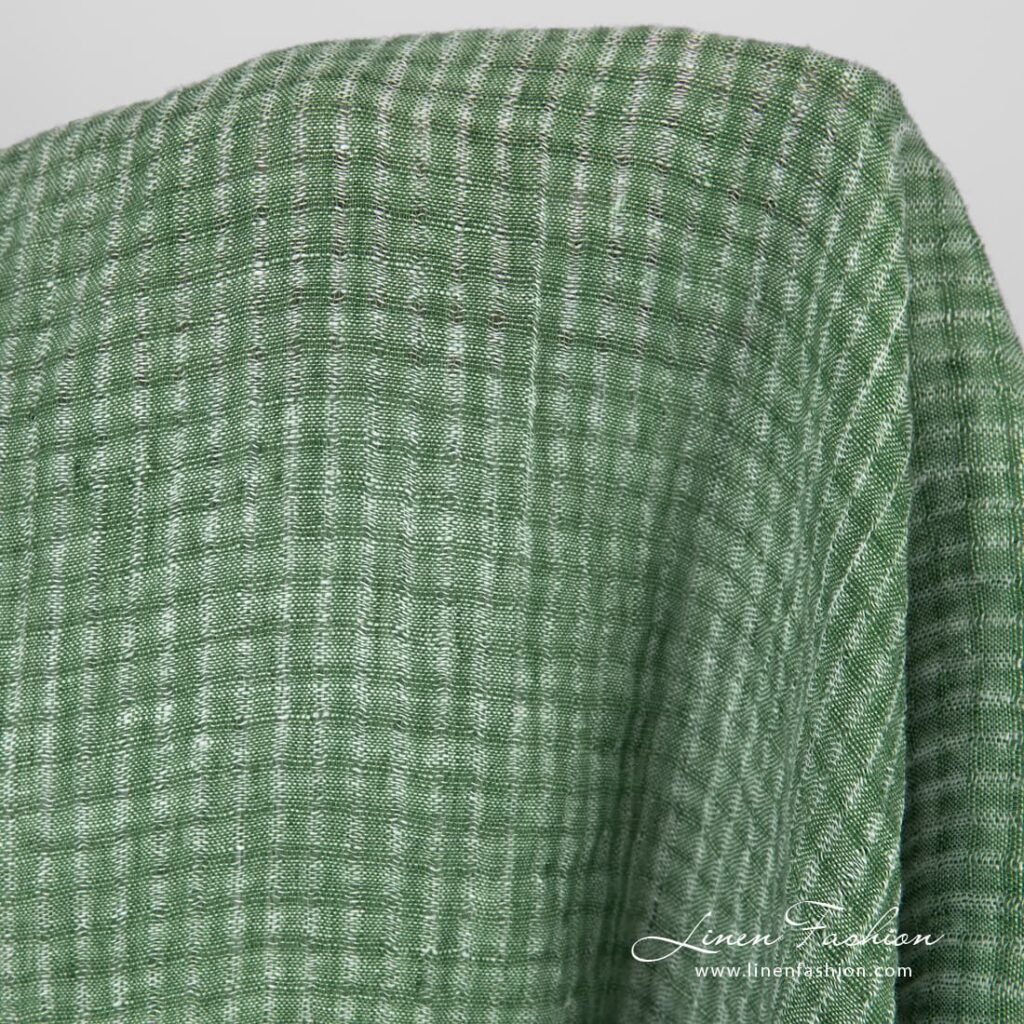 Zielony prany len w prześwitującą kratkę 3 Green openweave linen fabric with transparent checks