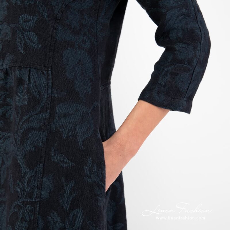 DELFINA dress in floral pattern.