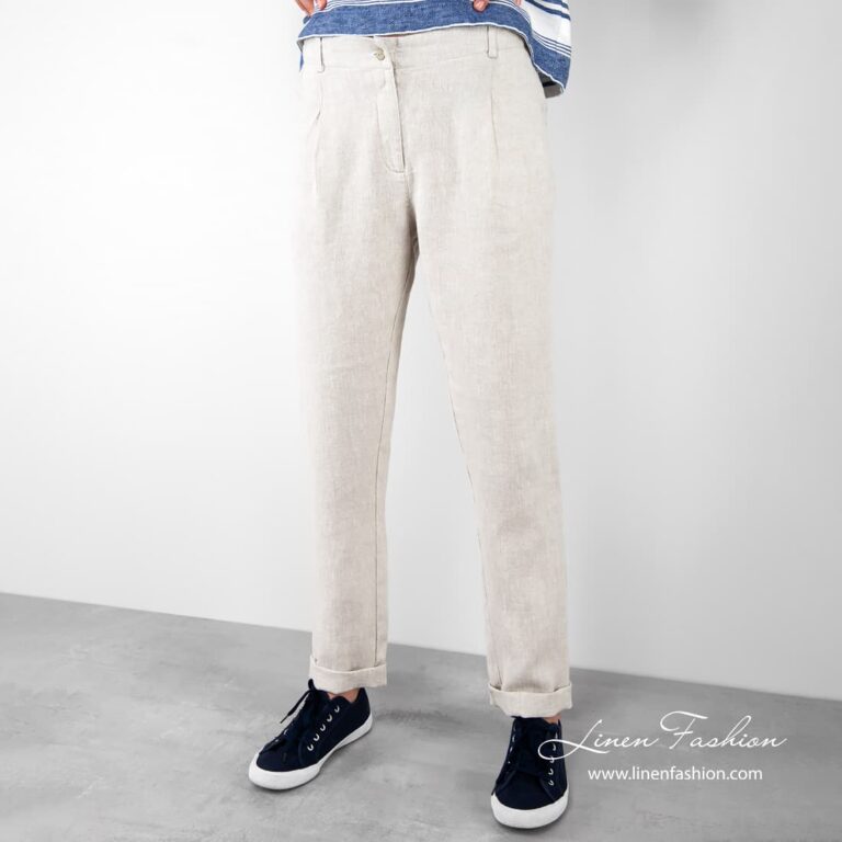 Light grey poki pants.