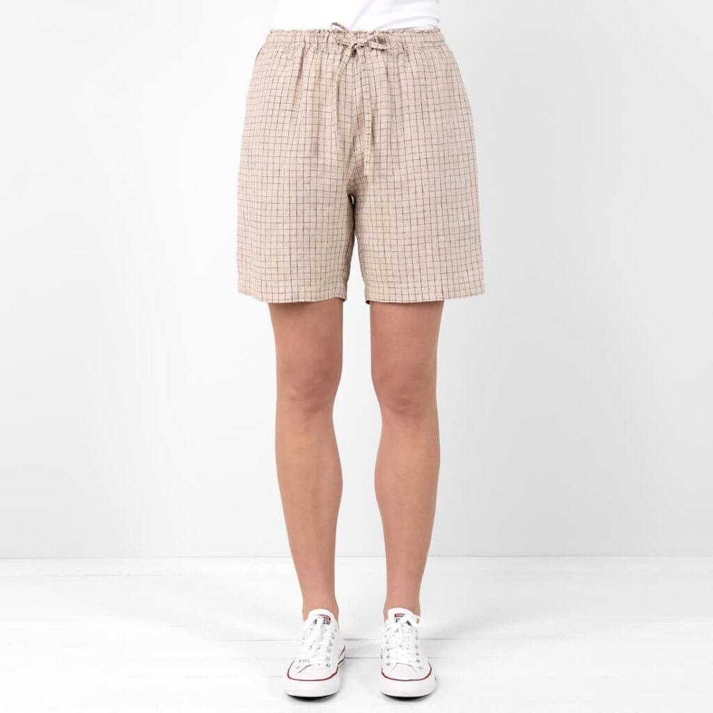 Linen brownish checked shorts, elastic waist