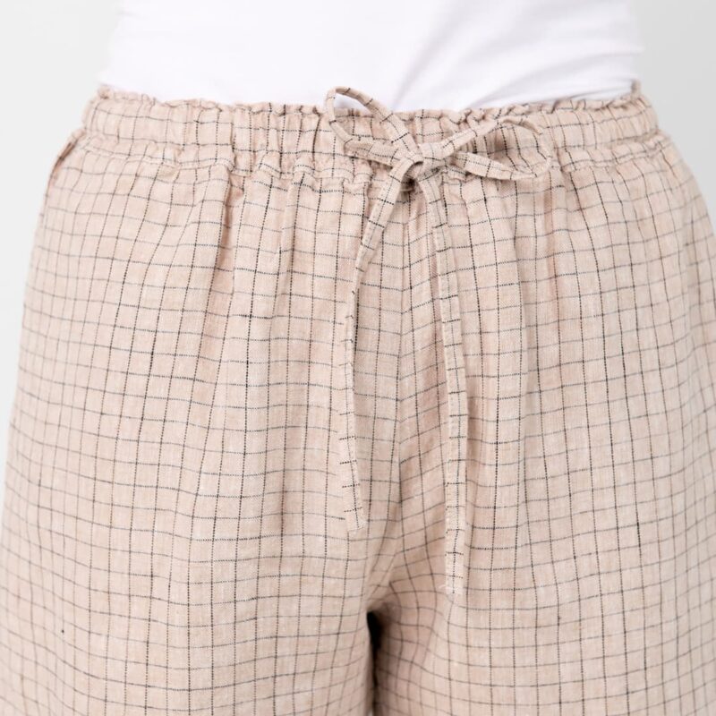 Linen brownish checked shorts, with drawstring