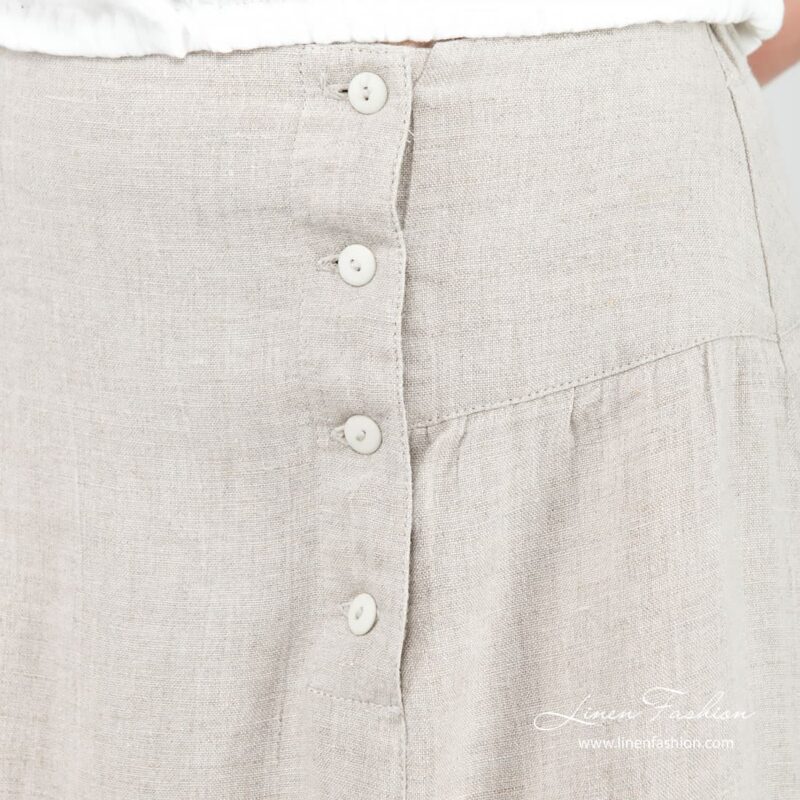 Skirt in light grey color.