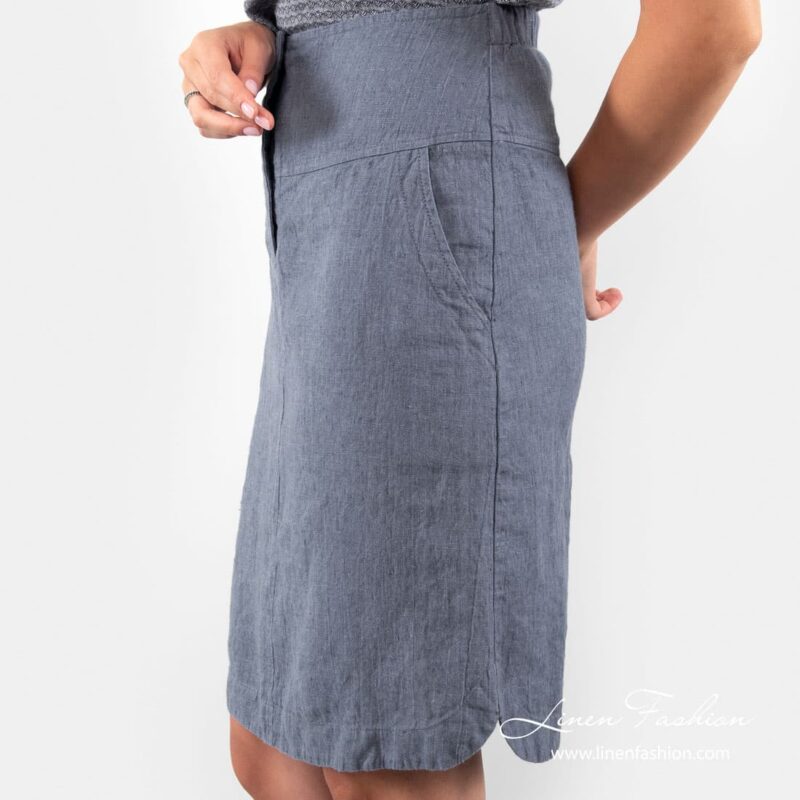 Skirt in blue color.