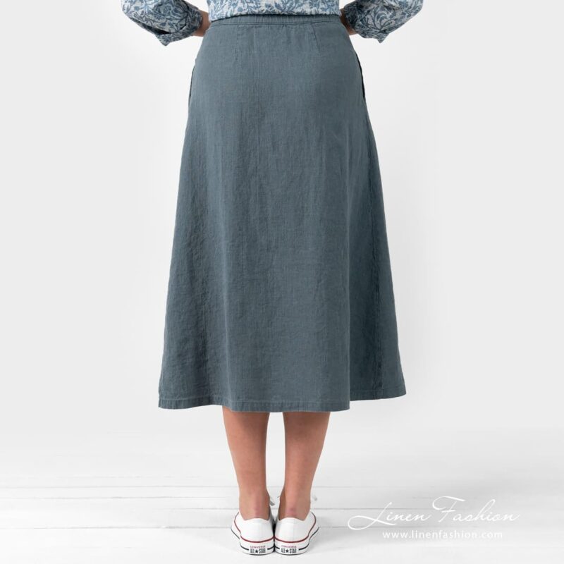 LUNGO long wrap type skirt from the back side
