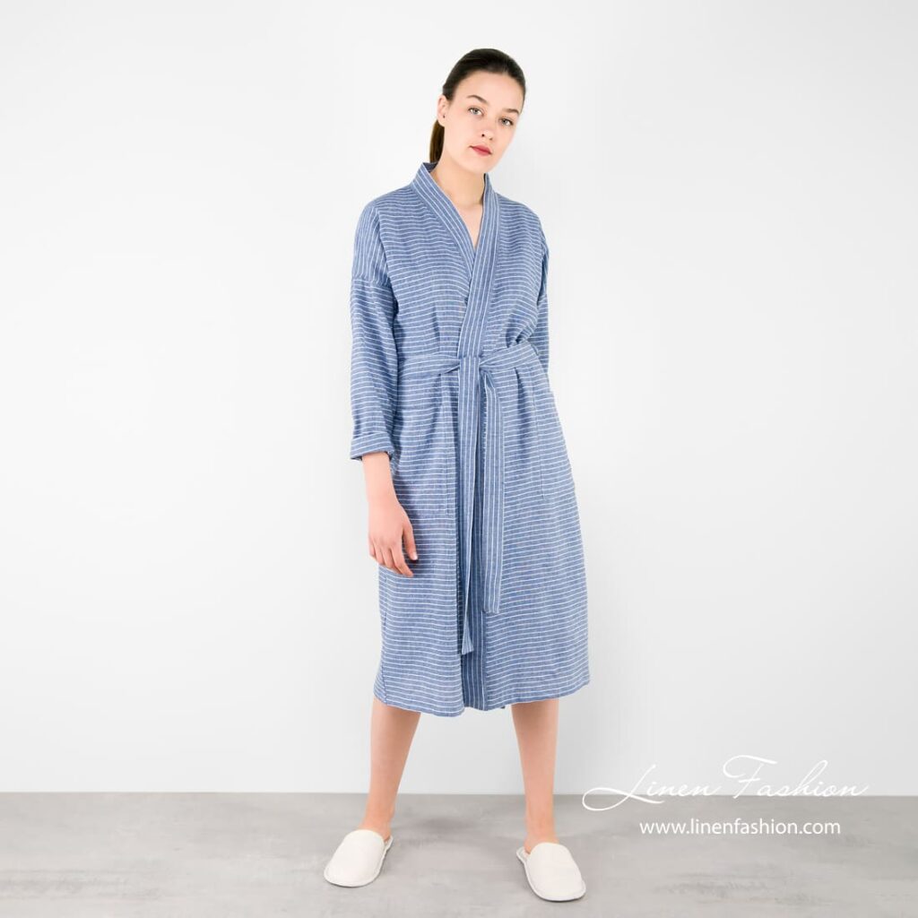 MARY Szlafrok niebieski 2 Linen womens bathrobe in blue color.