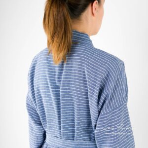 MARY Szlafrok niebieski 11 Linen womens bathrobe in blue with stripes.