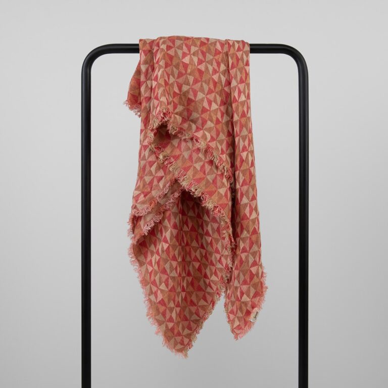 Brown-red linen scarf