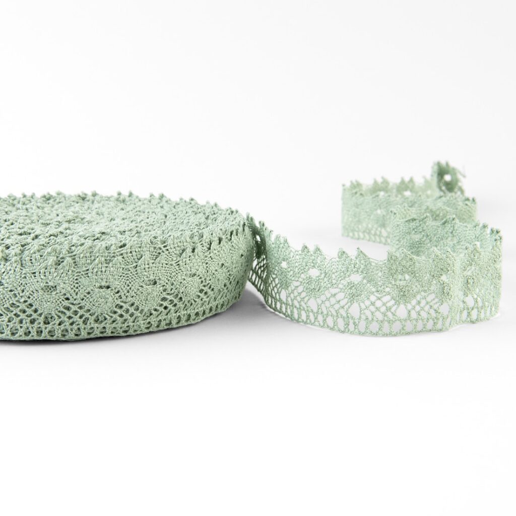 Linen lace light green No. 85