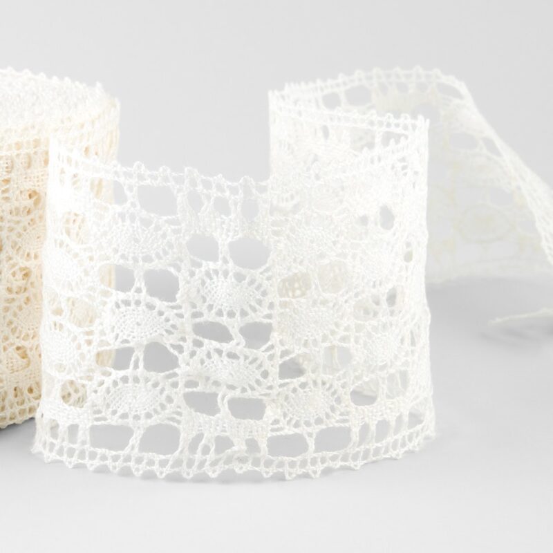 Linen lace off-white No. 71, 8cm width