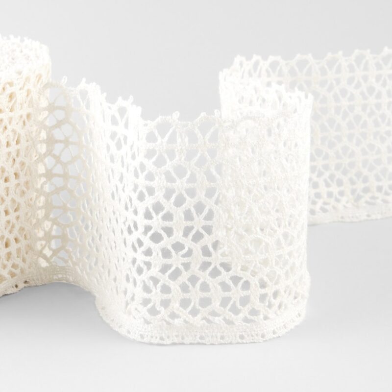 Linen lace off-white No. 73, 9cm width